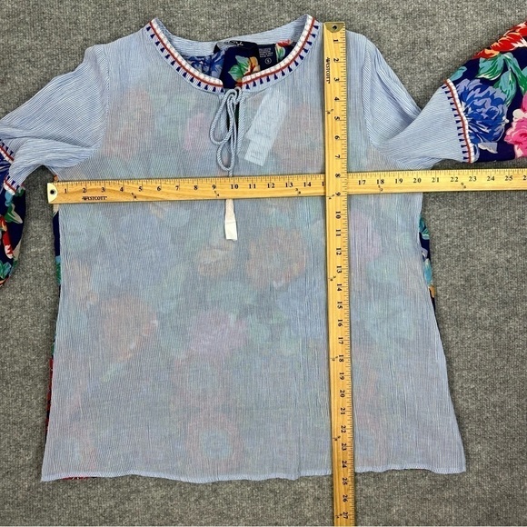 LIFE STYLE Sz S Mini Stripe and Floral Keyhole Top NWT - Picture 4 of 11